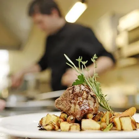 Hotel Krone - Eat, Drink, 4*