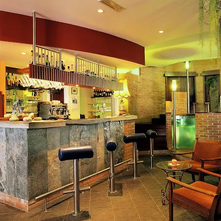 Hotel Krone - Eat, Drink, 4*
